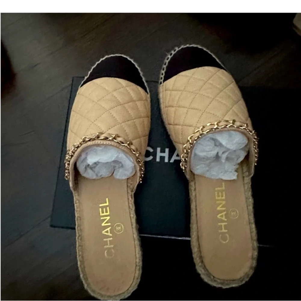 Authentic Chanel Quilted Women's Shoes with Black and Cream Designer Chanel - Picture 2 of 5